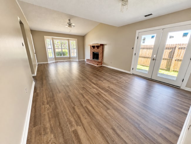 23 Daveitta Dr