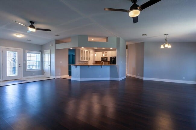 330 Cross Ln