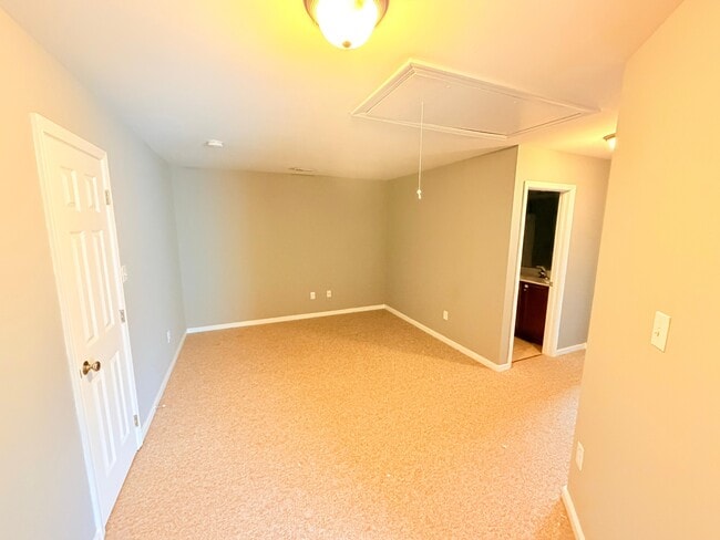 Photo - 850 Parkland Pl