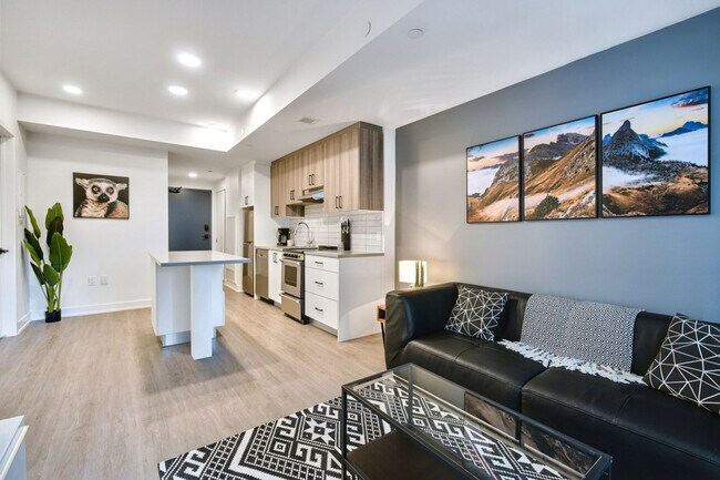 Photo - 90 Champagne Ave S Unit ID1223060P