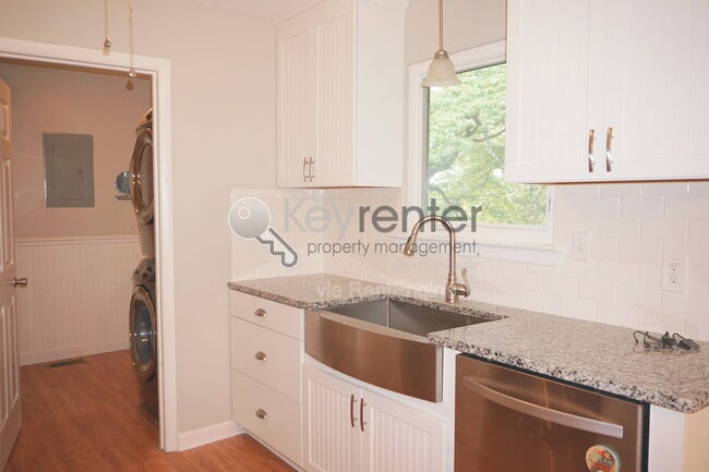 Photo - 1024 Garnett Ave