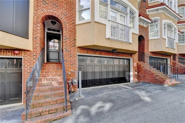 Photo - 813 Clifton Heights Ln NE