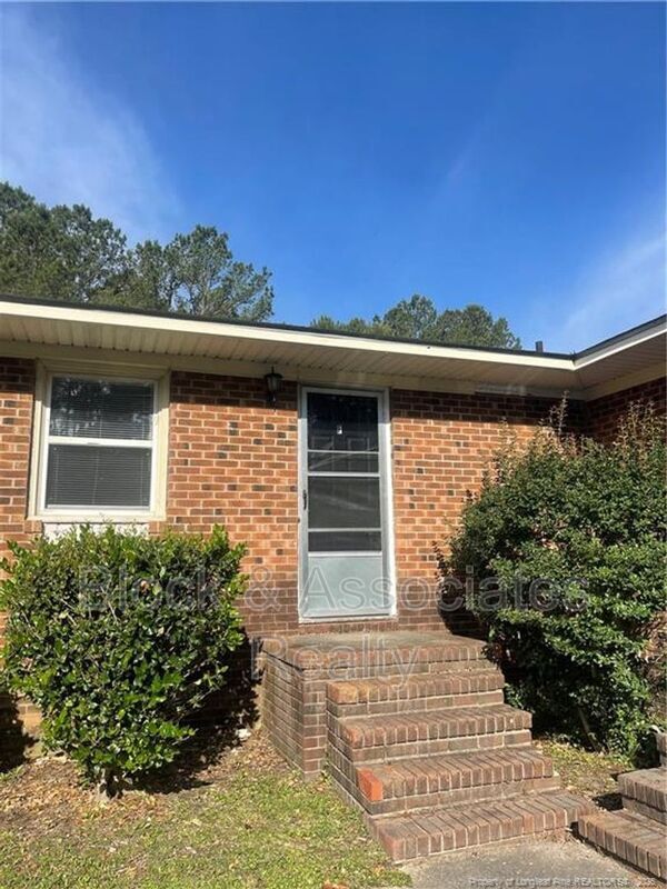 Photo - 4959 Fieldcrest Dr Unidad F Rental