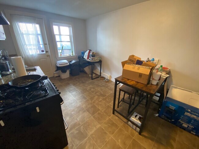 Photo - 266 Gold St Unit 1