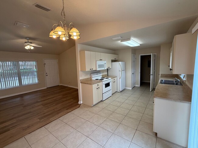 Photo - 2 Bedroom/2 Bathroom Apartment