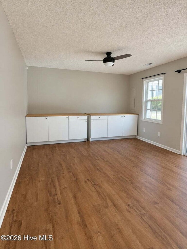 160 Kelly Cir