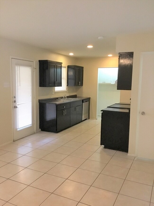 Photo - 117 Cooper St