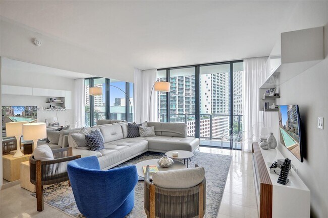 Photo - 68 SE 6th St Unit 907