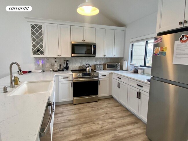 Photo - 52 Fairway Pl