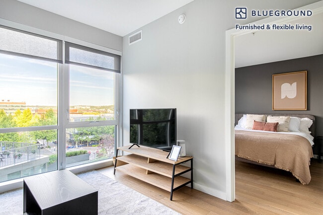 Photo - 3 Tingey Square Unidad FL4-ID276