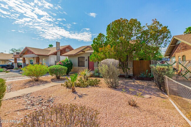 Photo - 915 E Granada Rd