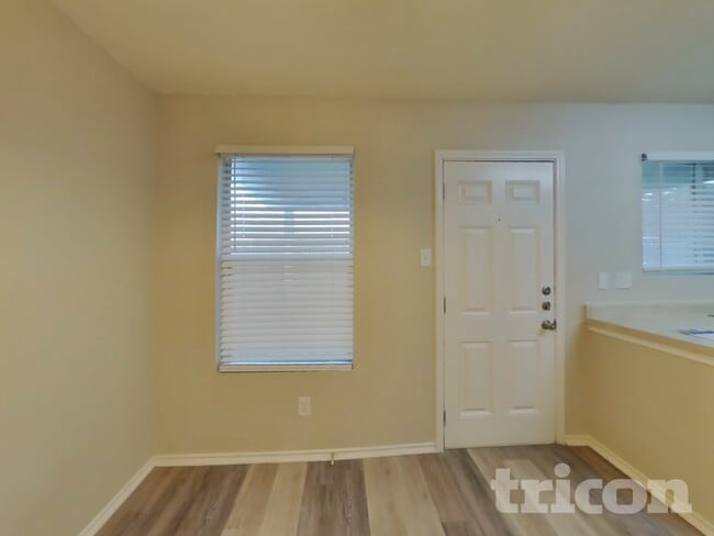 Photo - 160 Hanging Moss Dr