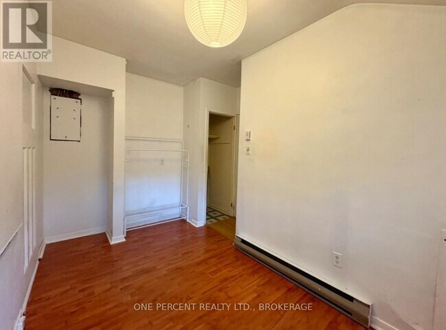 Photo - 382 Earl St Unit 3