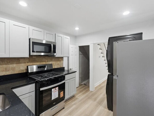 Photo - 2828 Winton St