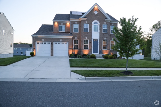 Building Photo - 4703 Tripper Ln Unit B Rental