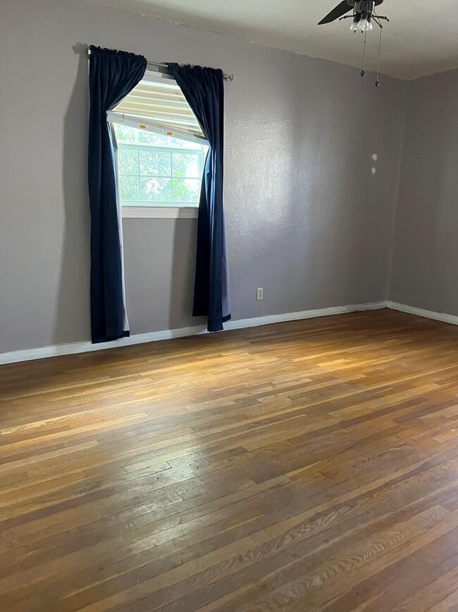 Photo - 1110 E 42nd St