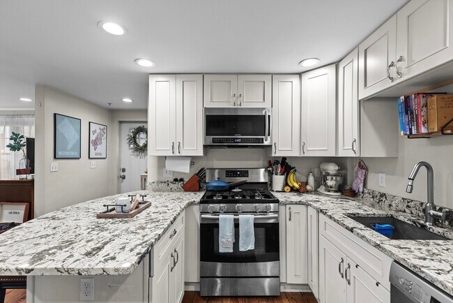 Building Photo - 297 D St Unit 1 Rental
