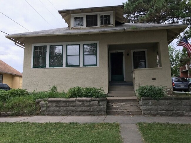 Two Bedroom House Available Now! - Two Bedroom House Available Now!
