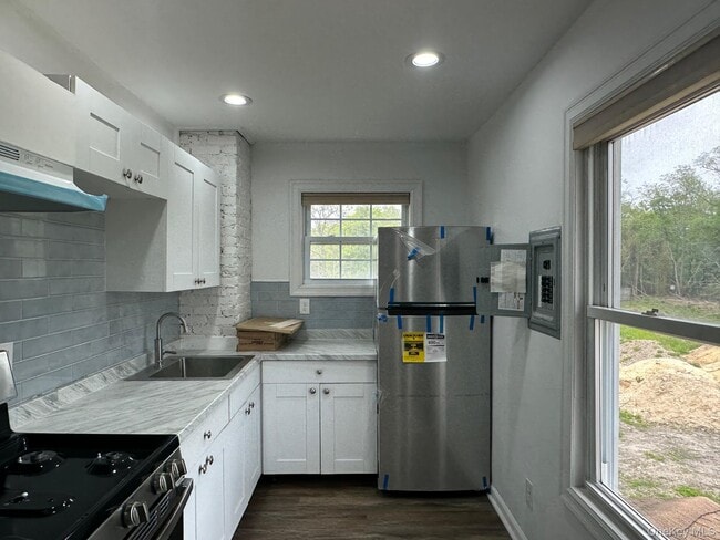 Photo - 959 Montauk Hwy