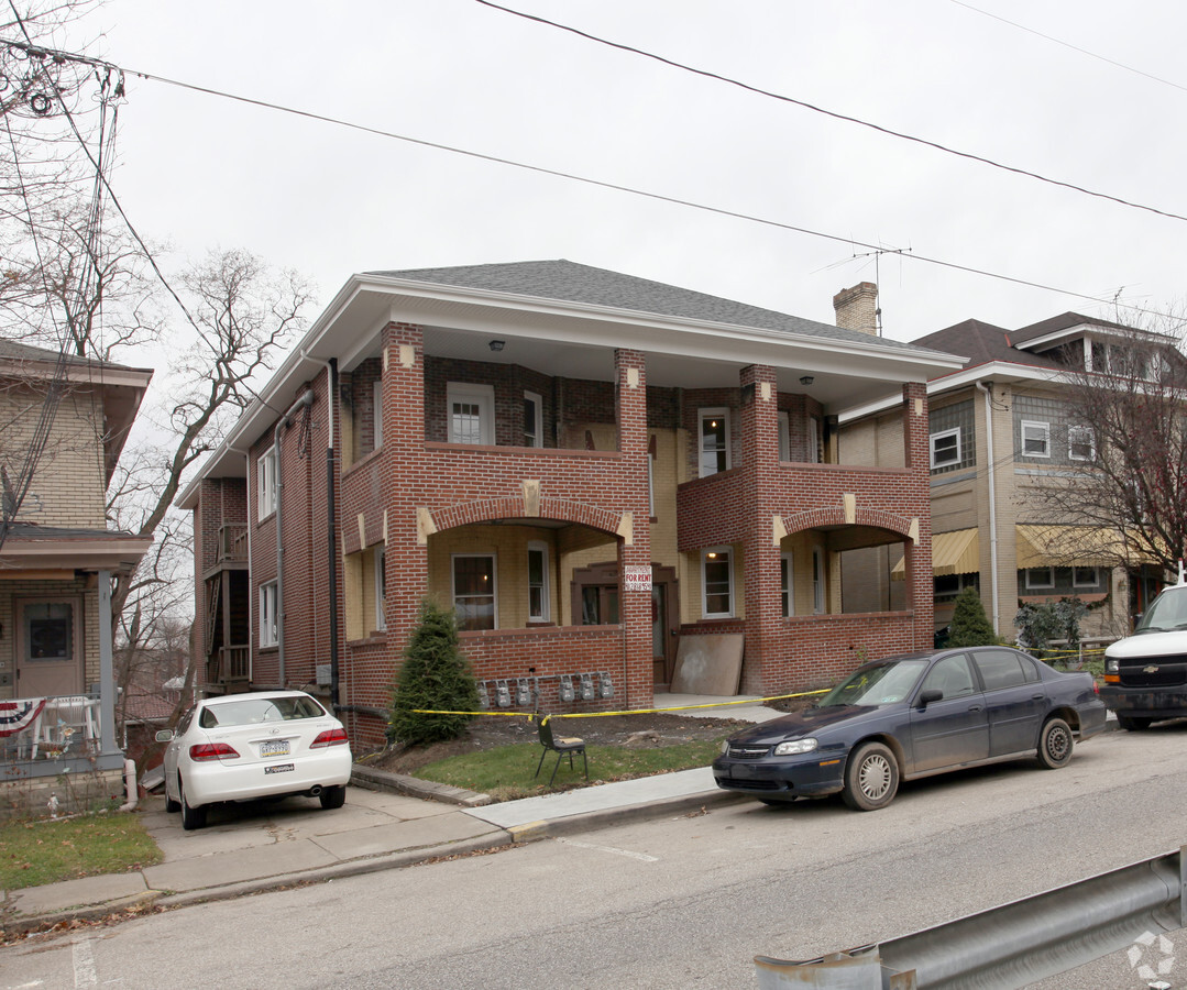 Photo - 2723 Broadway Ave Apartments