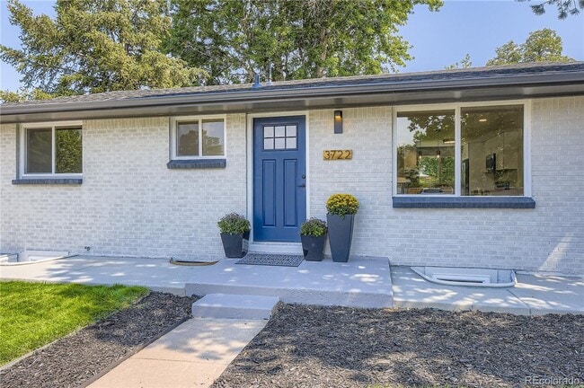 Photo - Newly Renovated 3 bed, 1 bath in Englewood (Top Unit)