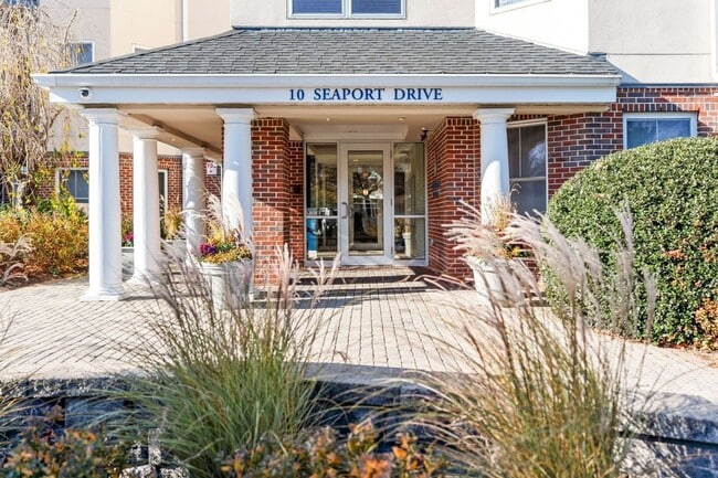 Photo - 10 Seaport Dr Unit 2111