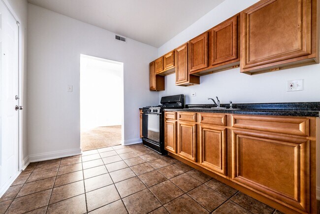 1236 S Lawndale