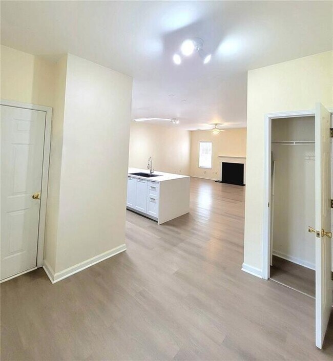 Photo - 1516 Parc Main St