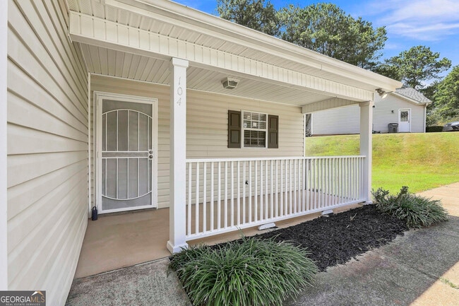 Photo - 104 Ridgefield Cir
