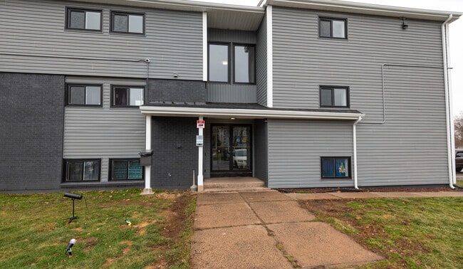 Building Photo - Fully Renovated Unit 0310