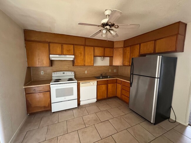 Photo - 1106 Eastside Dr Unidad A