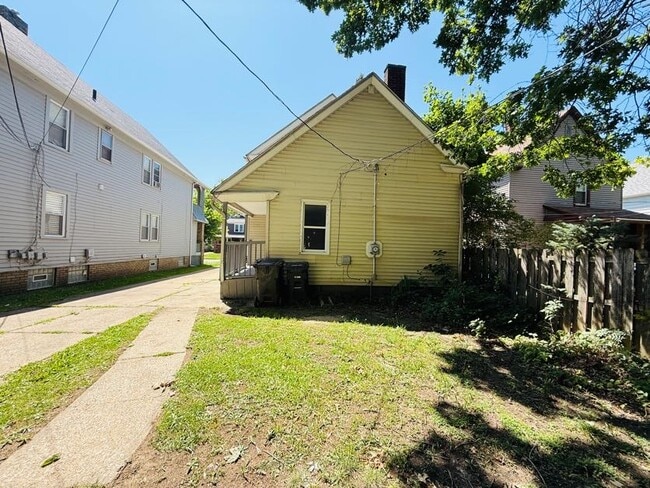 Photo - 1209 E 167th St