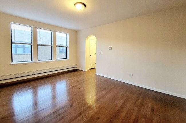 Photo - 3215 W Diversey Ave