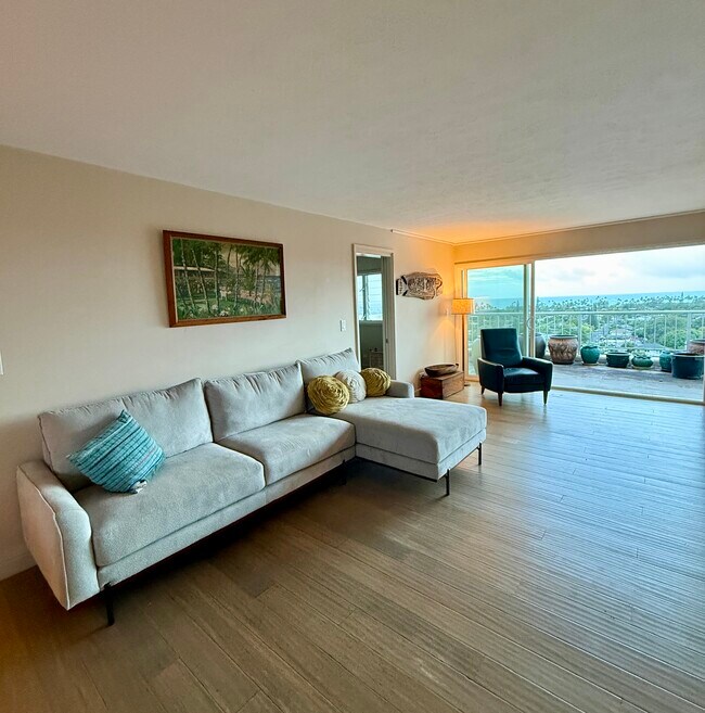 14 Aulike St Unit Penthouse #3