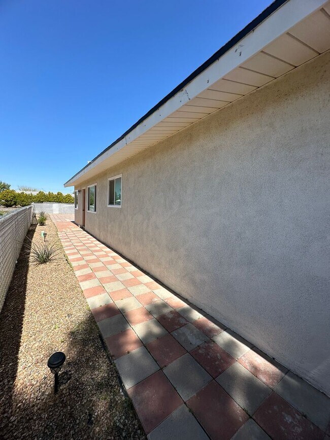 Newly Remodeled 2 Bedroom Duplex! Rental House Rental in Kingman, AZ