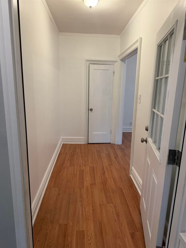 Photo - 187 W 48th St