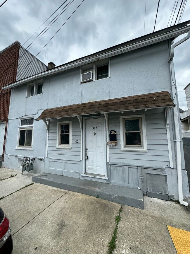 ONE BEDROOM STUDIO Apartment - ONE BEDROOM STUDIO Apartment