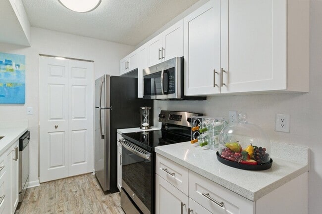 Building Photo - Solara At Wellington Rental