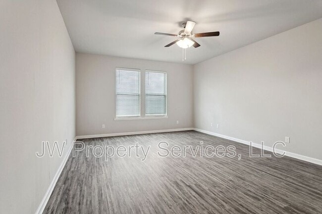 Photo - 5653 Oakworth St