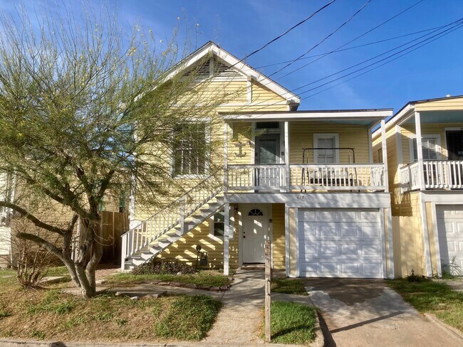 Photo - 817 10th St Unit Up