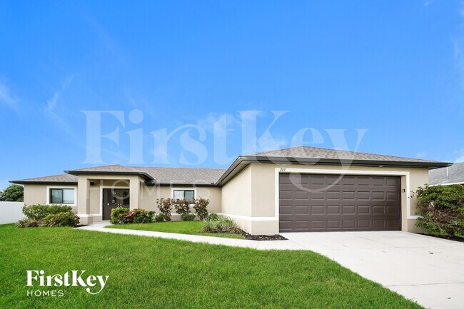 Building Photo - 209 SW 21st Terrace