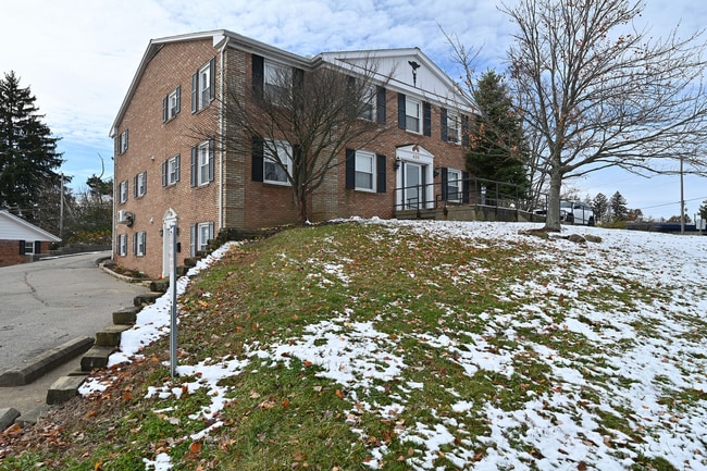 Building Photo - 425 W Cook Rd Unit 7
