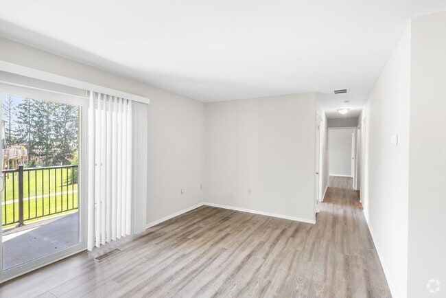 Building Photo - Welcome to The Yorklyn Apartments and Town... Unit 136A1