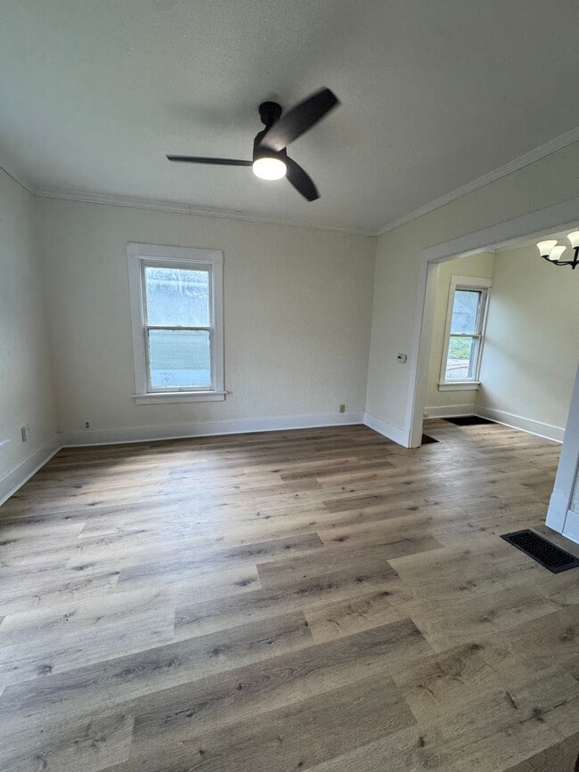 Photo - 2114 Telegraph Rd