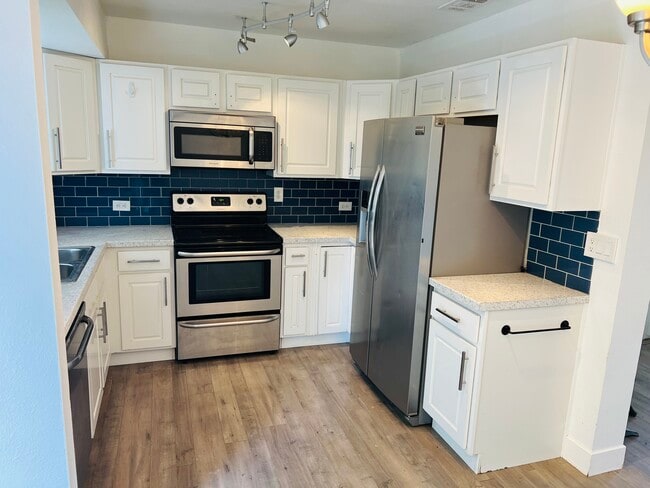 Photo - 2025 Broman Ct