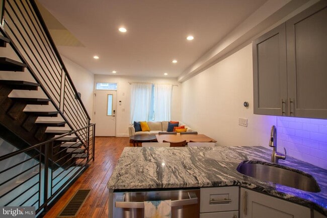 Photo - 1910 Fernon St