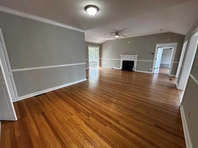 Photo - 101 E Lewis Rd