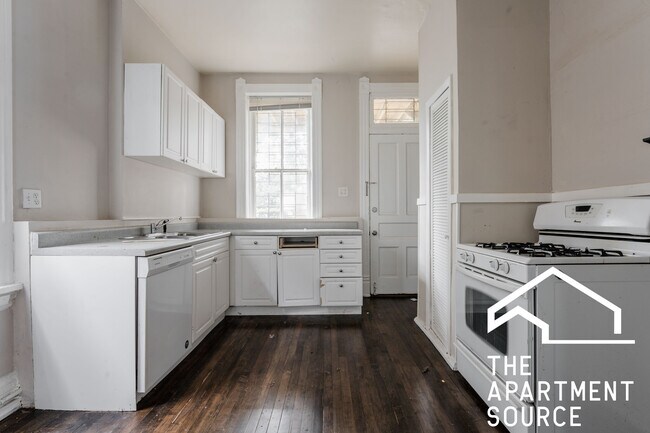 Photo - 2031 W Moffat St Condo Unit 2