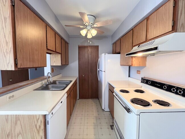 Photo - 615 S Virginia Rd Unidad 204