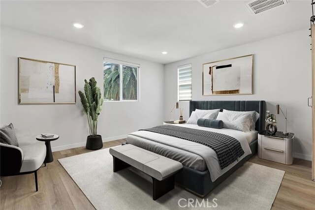 Photo - 14700 Sherman Way